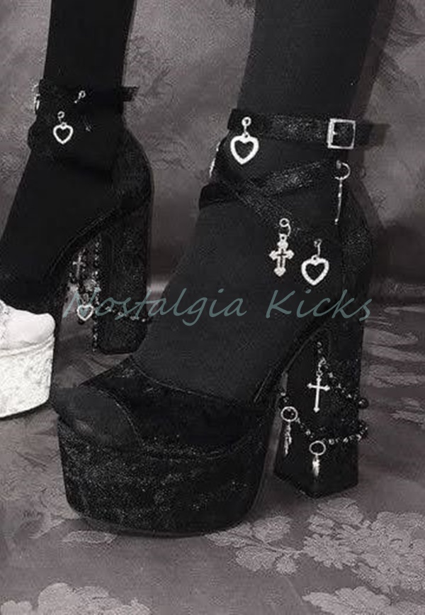 Street Fashion Rome - Gothic Black Velvet Platform High Heel
