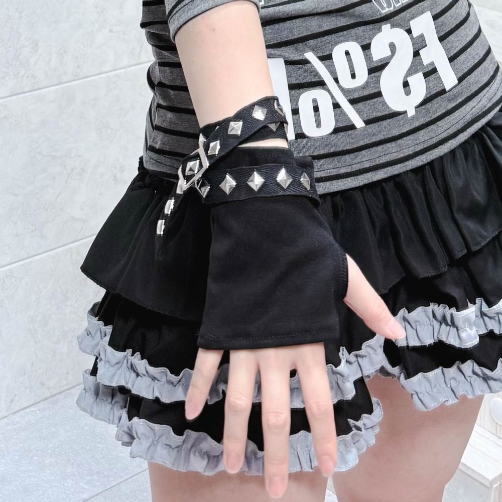 Metal Rivet Detail Women's Fin - огляд і ціна Street Fashion Gloves