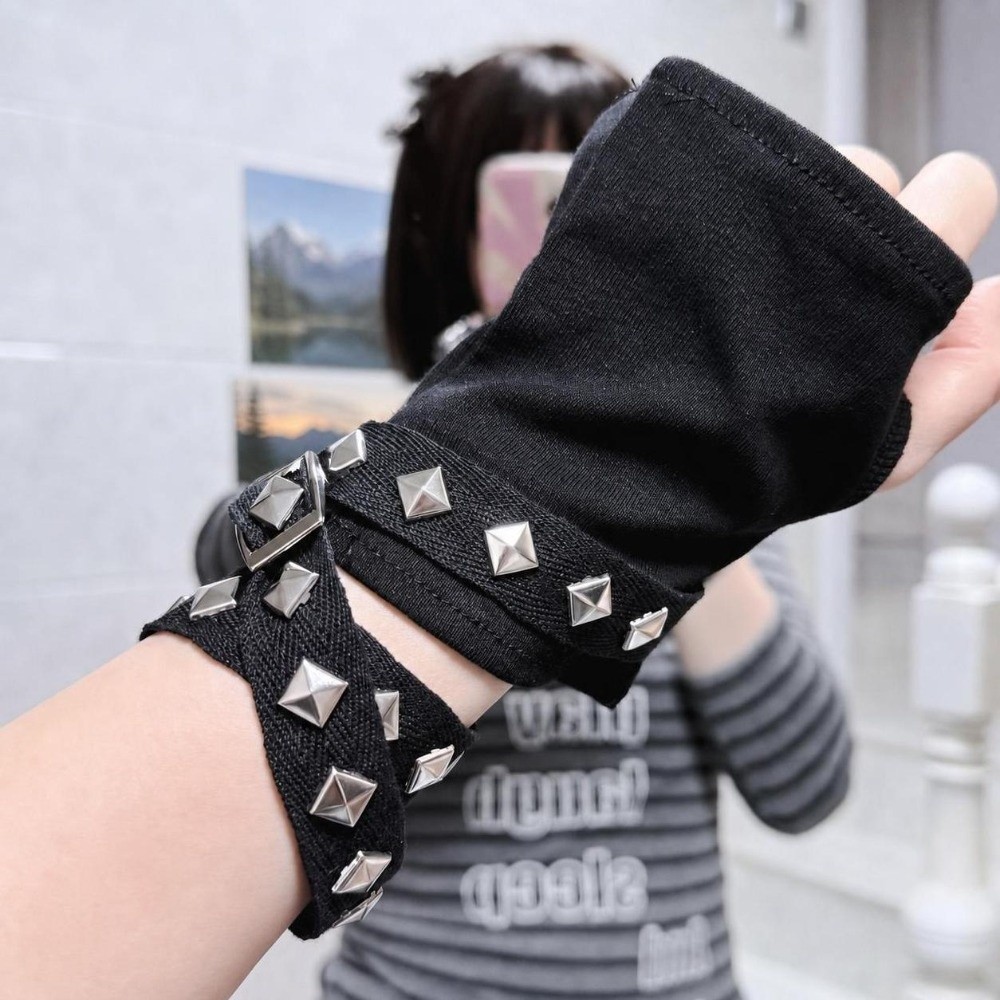 Metal Rivet Detail Women's Fin - огляд і ціна Street Fashion Gloves